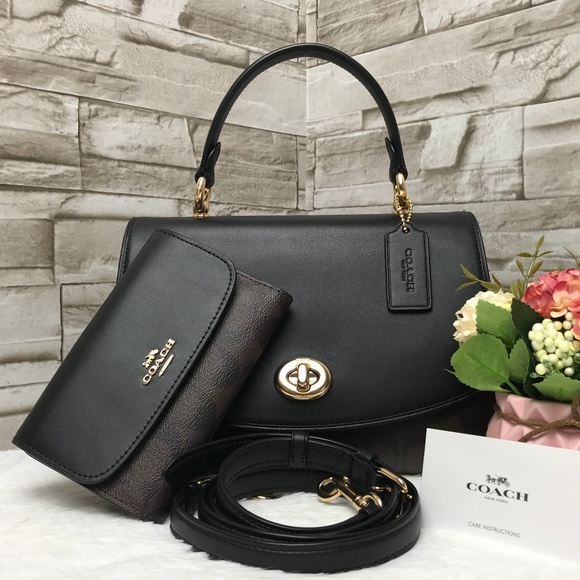 Coach Handbags - 👜COACH SET🌺TILLY TOP HANDLE SATCHEL & WALLET